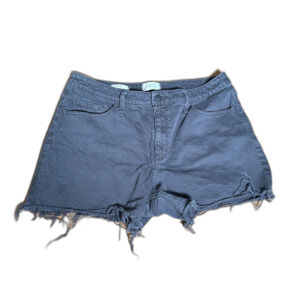 Universal Thread Black Distressed Vintage Midi Shorts Women’s 14/32 Raw Hem